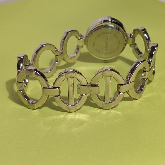 Silver Tone Singapore Quartz Wrist Watch - Picture 16 of 16